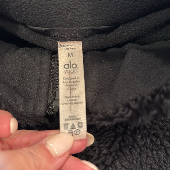 ALO Yoga Flurry Sherpa Jacket - Picture 5 of 6